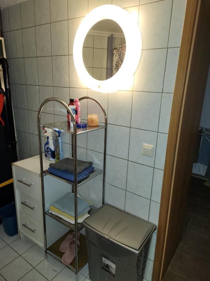 Halle, Top -Preise, 79 Qm Sd Fewo, Eg, Wahlweise Mit 1- 3 Dz, Tv Lounge, Kueche, Bad Wc Einfach Und Gut, Langzeitmieter Vb Preise Halle  Buitenkant foto