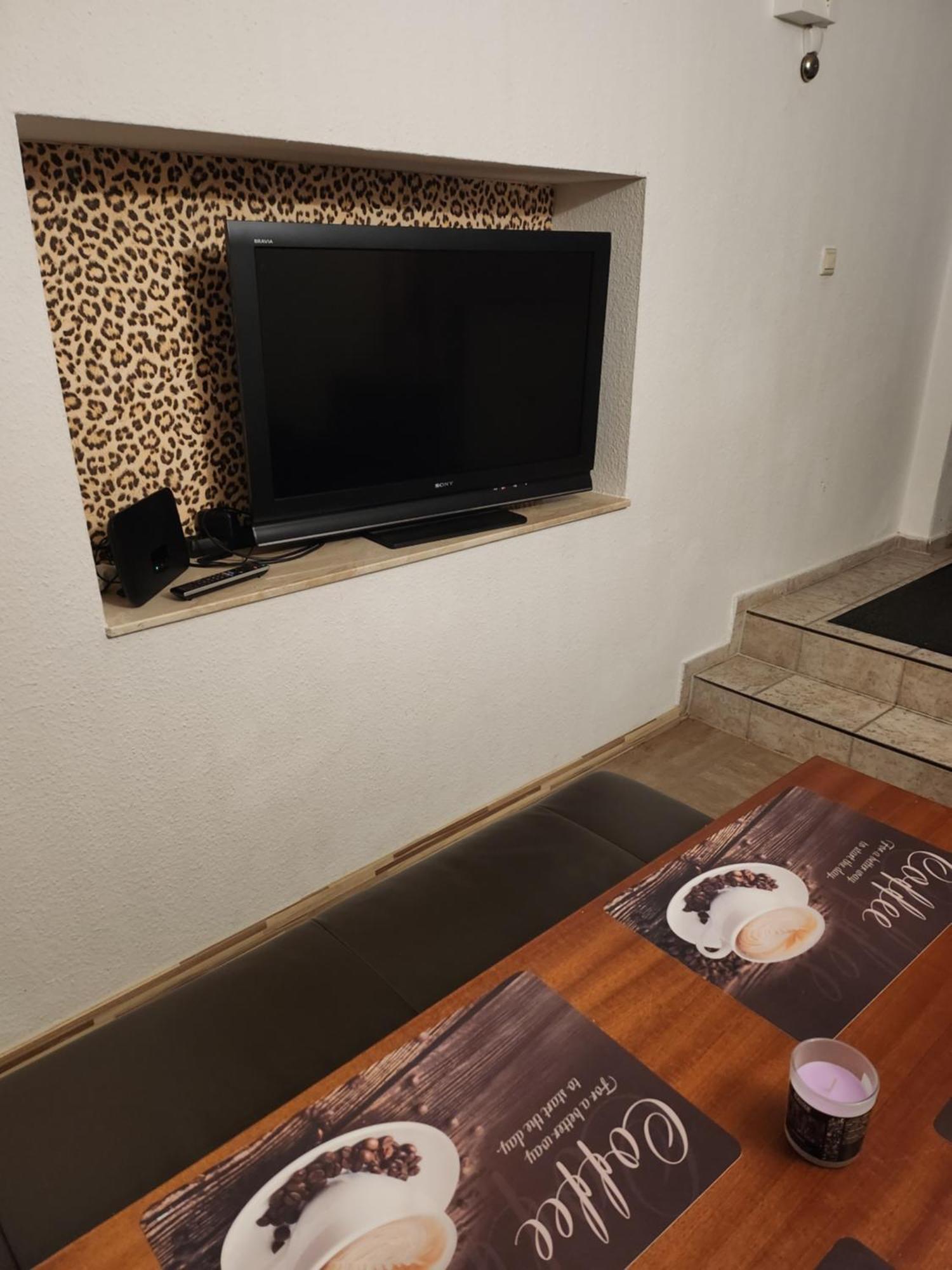 Halle, Top -Preise, 79 Qm Sd Fewo, Eg, Wahlweise Mit 1- 3 Dz, Tv Lounge, Kueche, Bad Wc Einfach Und Gut, Langzeitmieter Vb Preise Halle  Buitenkant foto