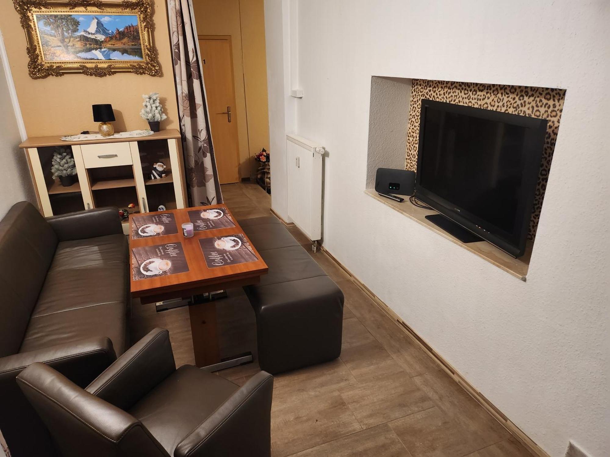 Halle, Top -Preise, 79 Qm Sd Fewo, Eg, Wahlweise Mit 1- 3 Dz, Tv Lounge, Kueche, Bad Wc Einfach Und Gut, Langzeitmieter Vb Preise Halle  Buitenkant foto