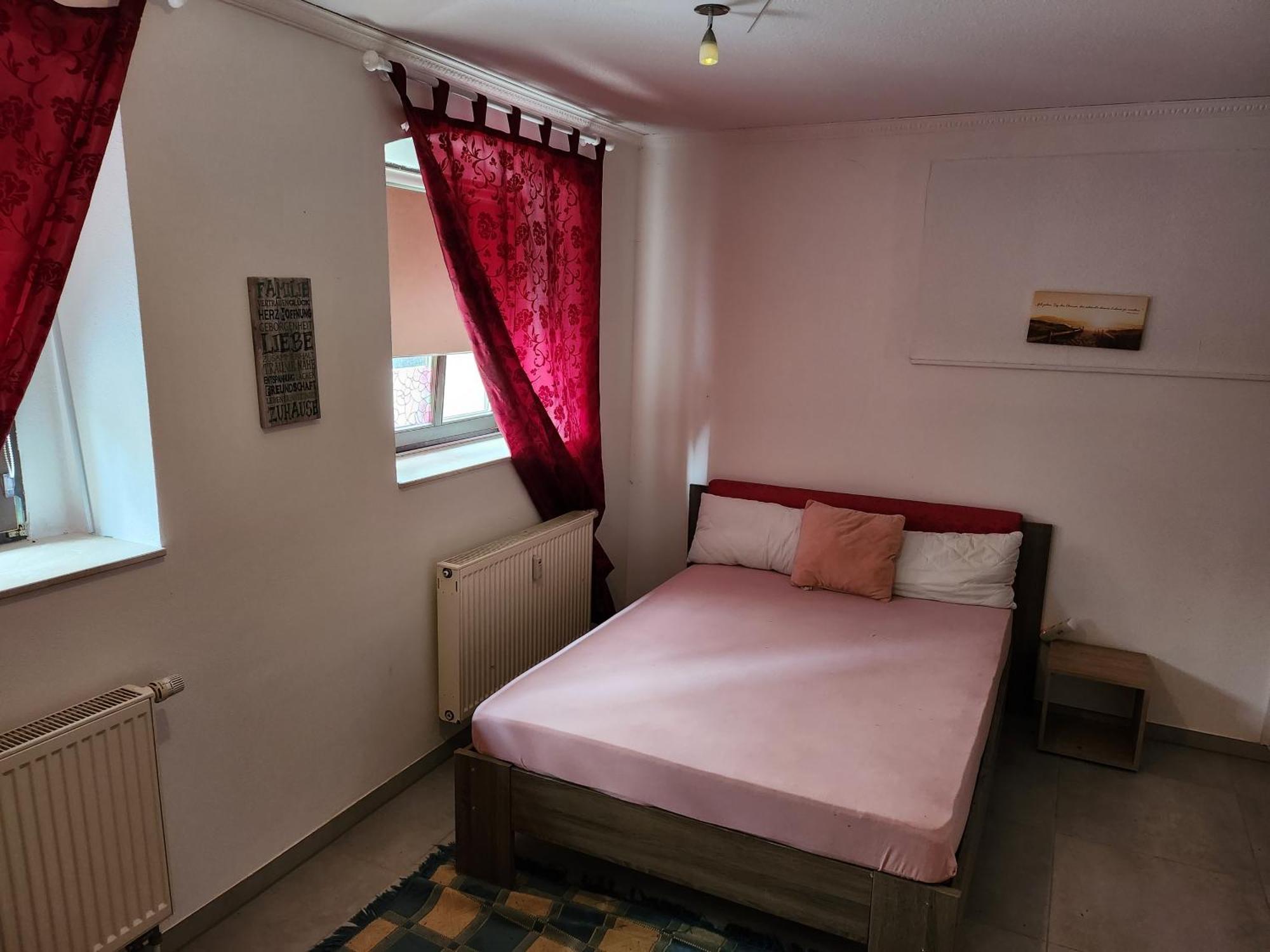 Halle, Top -Preise, 79 Qm Sd Fewo, Eg, Wahlweise Mit 1- 3 Dz, Tv Lounge, Kueche, Bad Wc Einfach Und Gut, Langzeitmieter Vb Preise Halle  Buitenkant foto