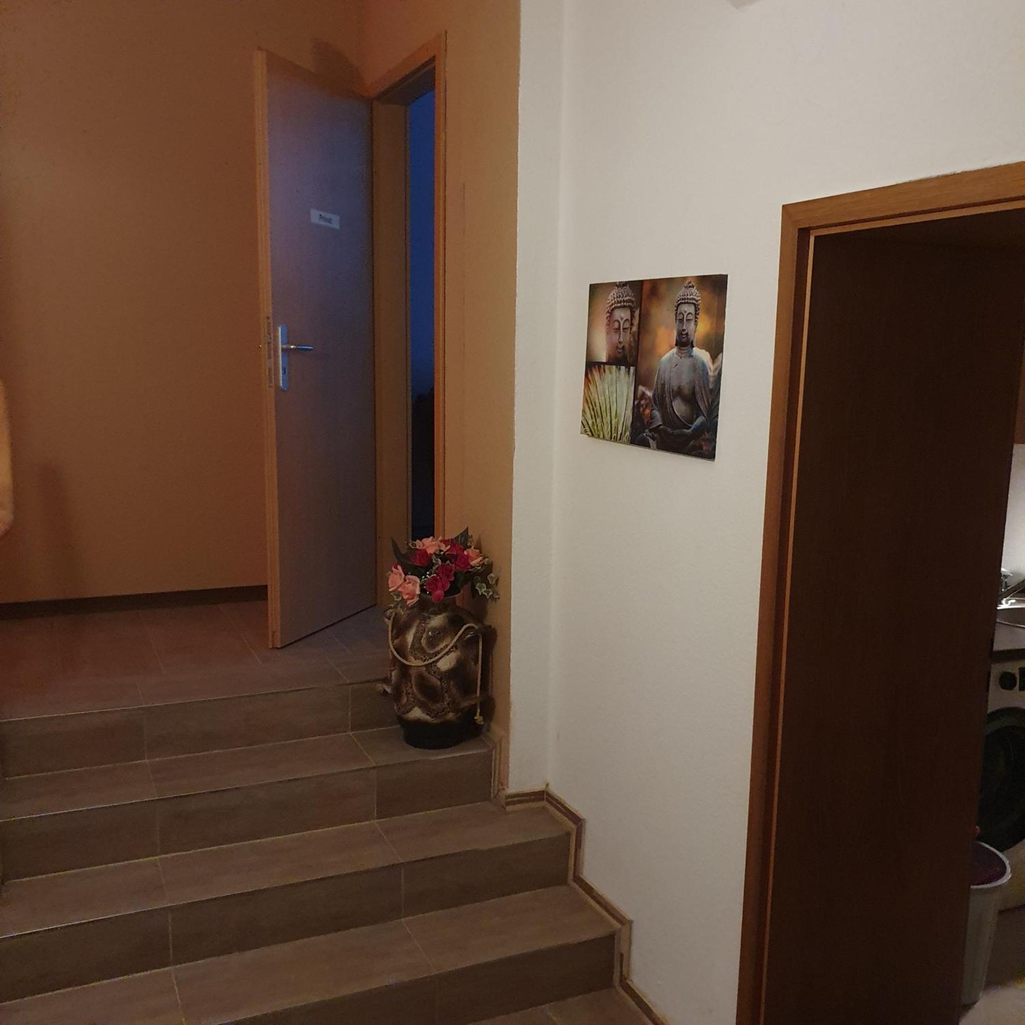 Halle, Top -Preise, 79 Qm Sd Fewo, Eg, Wahlweise Mit 1- 3 Dz, Tv Lounge, Kueche, Bad Wc Einfach Und Gut, Langzeitmieter Vb Preise Halle  Buitenkant foto