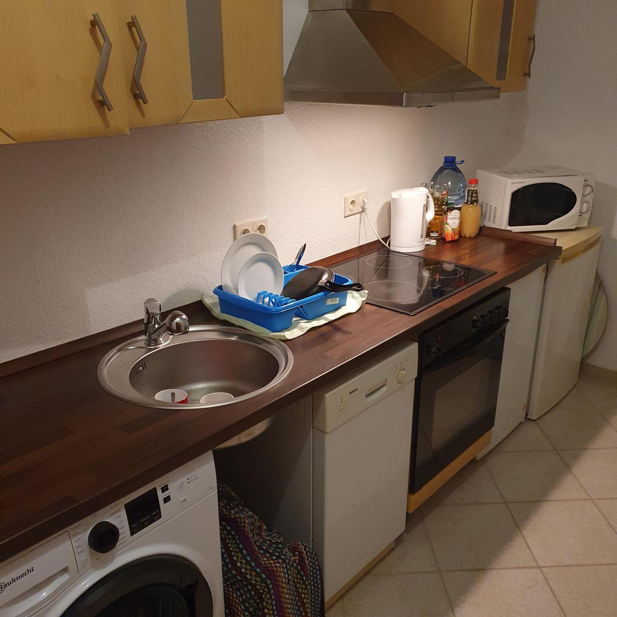 Halle, Top -Preise, 79 Qm Sd Fewo, Eg, Wahlweise Mit 1- 3 Dz, Tv Lounge, Kueche, Bad Wc Einfach Und Gut, Langzeitmieter Vb Preise Halle  Buitenkant foto